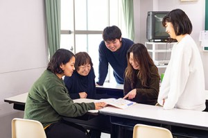社会人の方へ-(ページ上部)